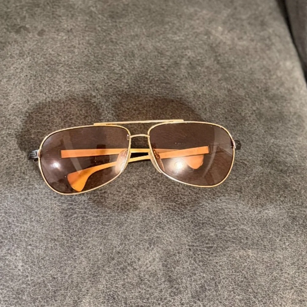 Stylish Gold Aviator Sunglasses